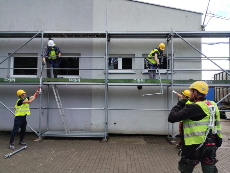 Rusztowania budowlano-montażowe metalowe – montaż i demontaż