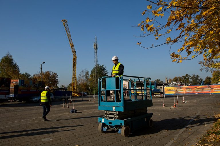 Podesty ruchome przejezdne