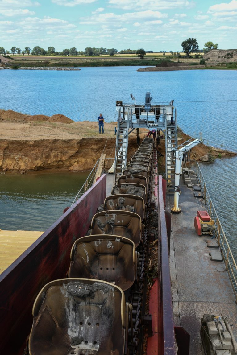 Pogłębiarki wieloczerpakowe pływające klasa II