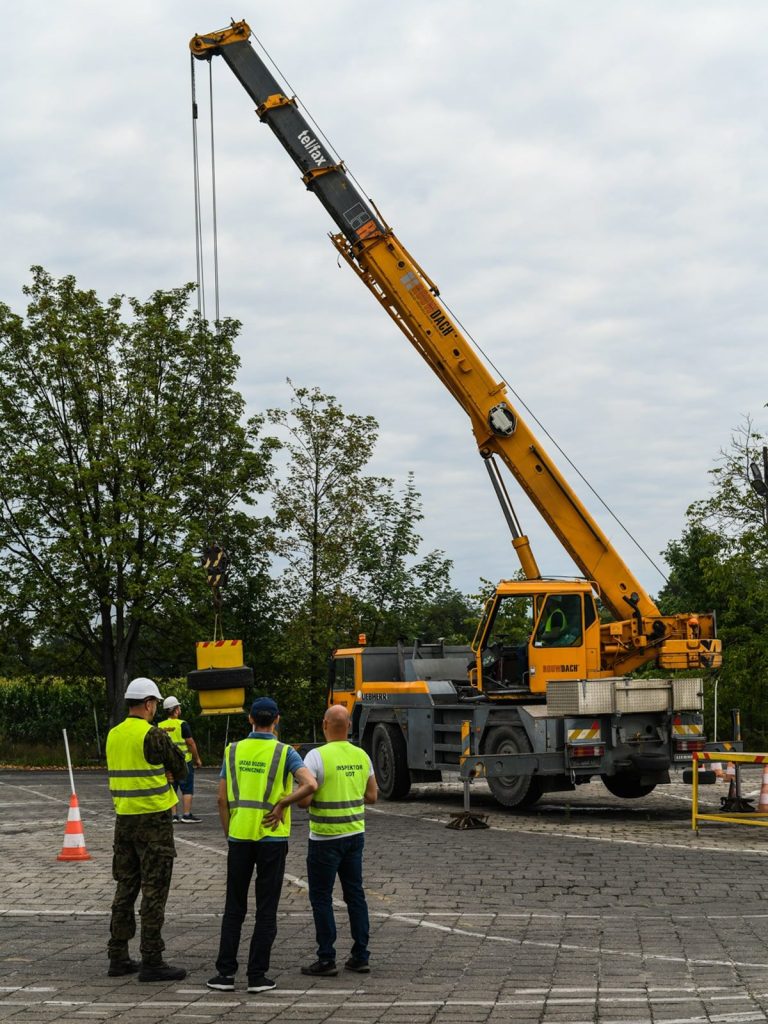 Żurawie przewoźne i przenośne
